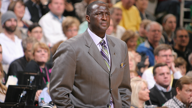 犹他爵士五连胜稳居西部第三,季后赛席位锁定 犹他爵士五连胜稳居西部第三,季后赛席位锁定