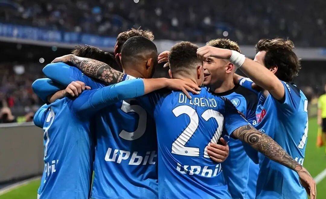 那不勒斯客场苦战,士气饱受打击 那不勒斯客场苦战,士气饱受打击