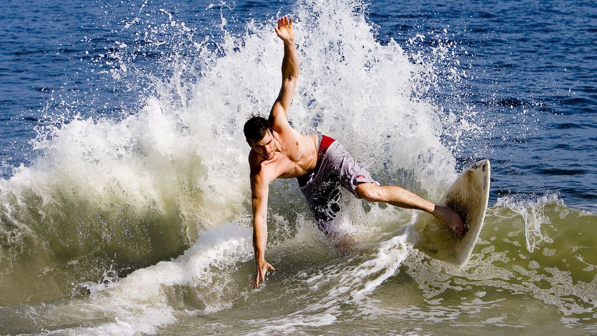 迪马利亚爆发撕裂防线，尼日利亚旋风冲垮贝蒂斯体系