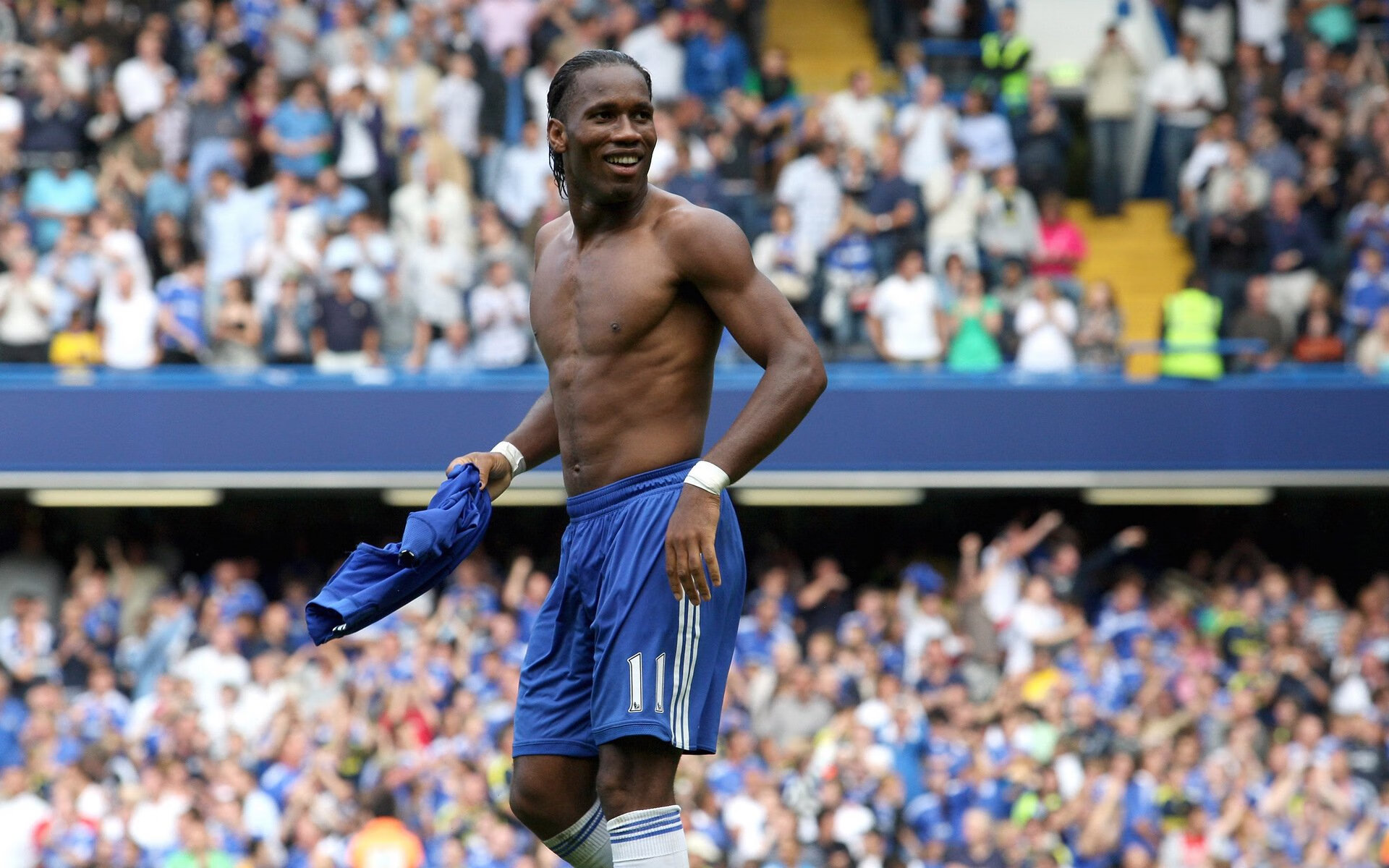 活塞全面压制广东队,范弗利特末节接管比赛