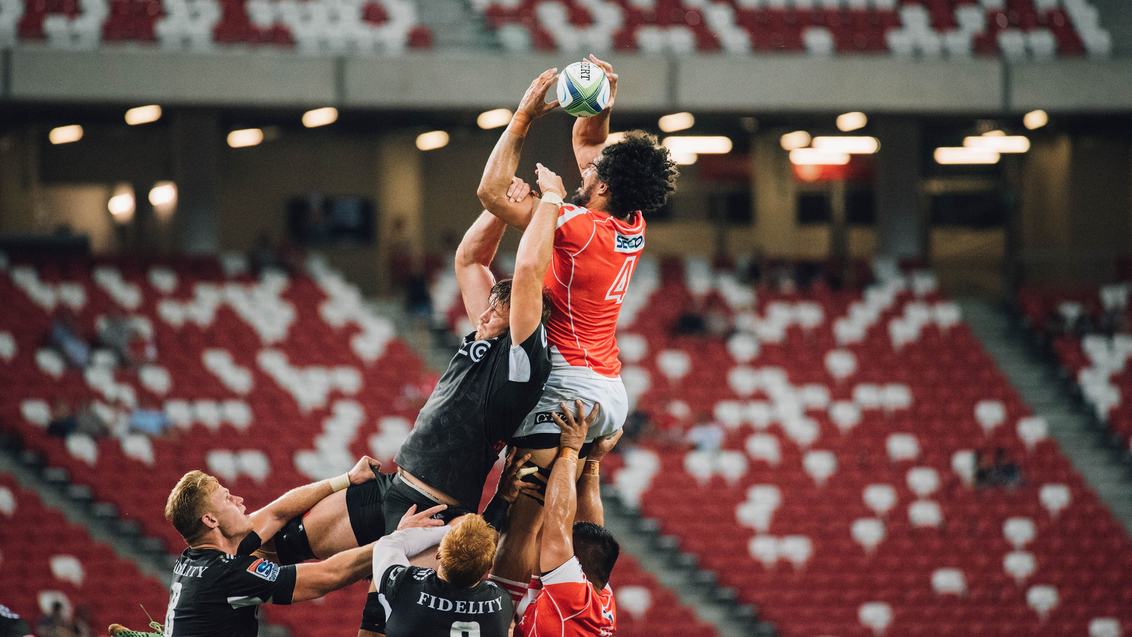 赛道上的双重奏,雷诺险胜索伯,汉密尔顿的孤独统治